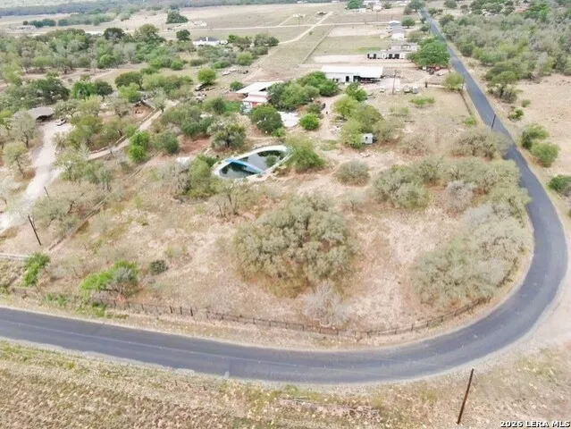81 Stevens Rd Somerset, TX 78069